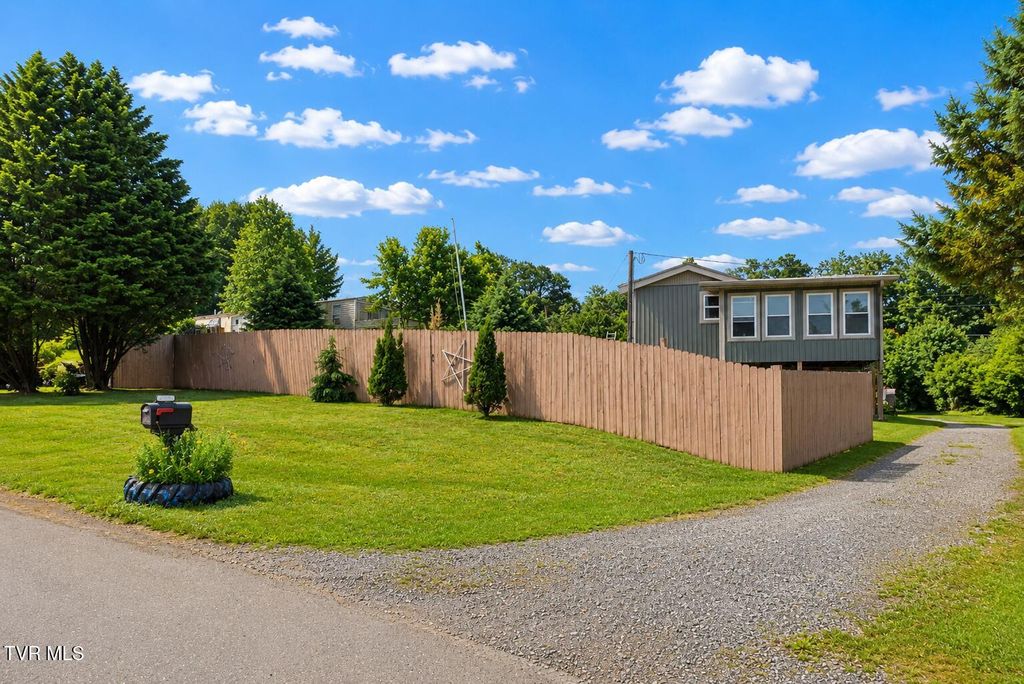 Photo of 225 Shaw Road, Chuckey, TN 37641 (MLS # 9995089)