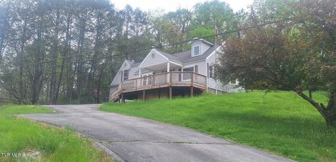 Photo of 1638 Charlotte Drive, Elizabethton, TN 37643 (MLS # 9994653)