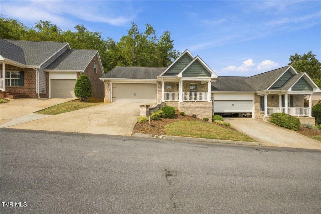 Photo of 22 Hiddenbrook Lane #22, Gray, TN 37615 (MLS # 10001182)
