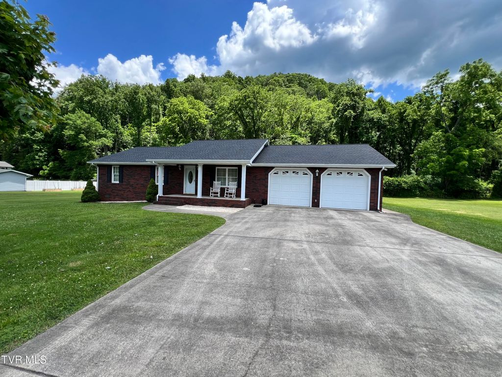 Photo of 839 Deerfield Lane, Hampton, TN 37658 (MLS # 9993965)