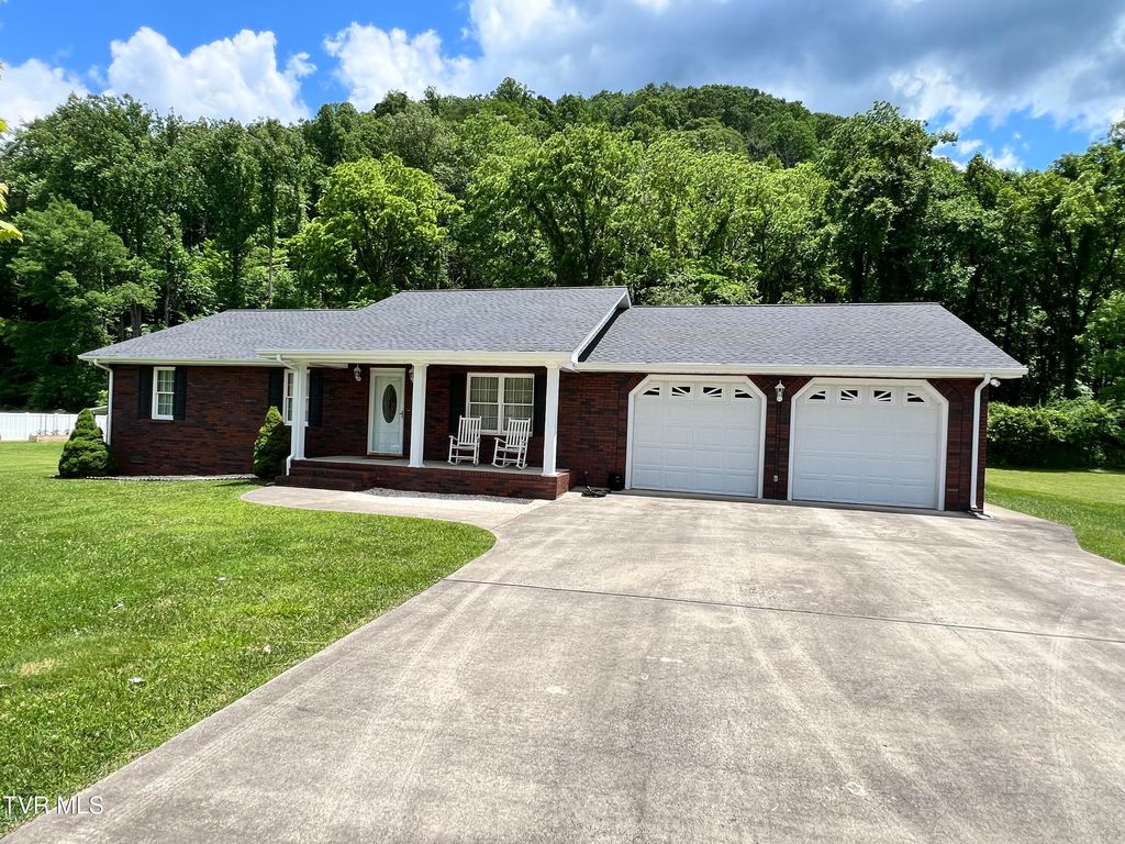 Photo of 839 Deerfield Lane, Hampton, TN 37658 (MLS # 9993965)