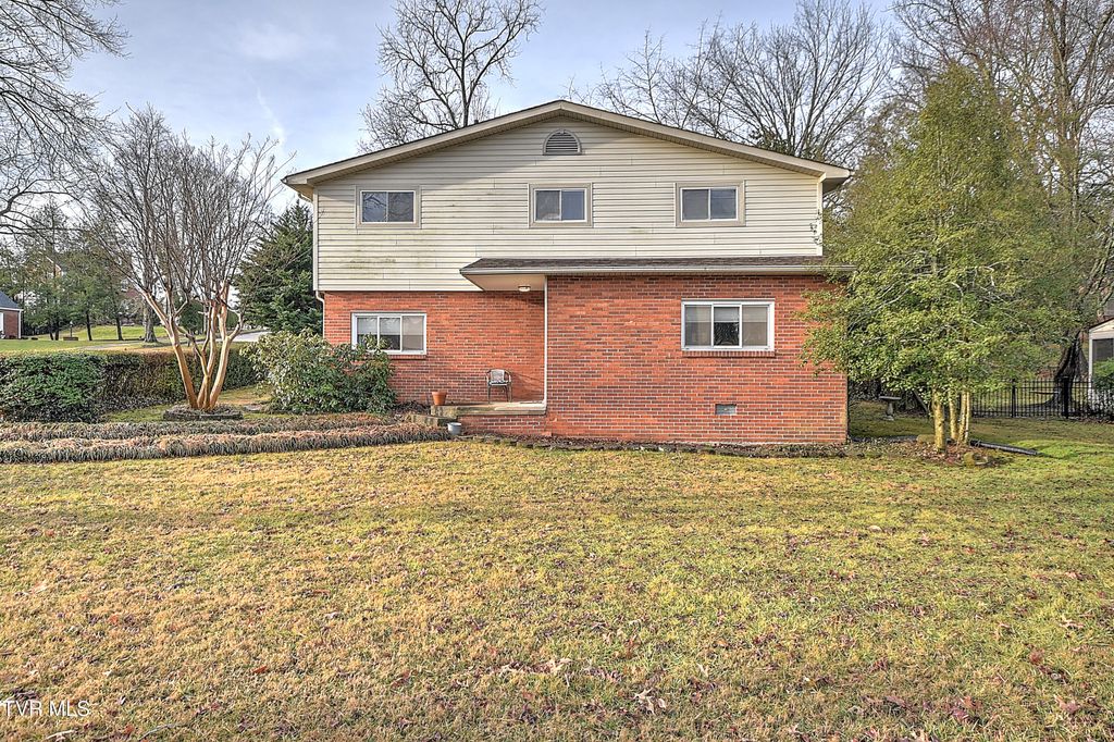 Photo of 1621 Belmeade Drive, Kingsport, TN 37664 (MLS # 9991424)