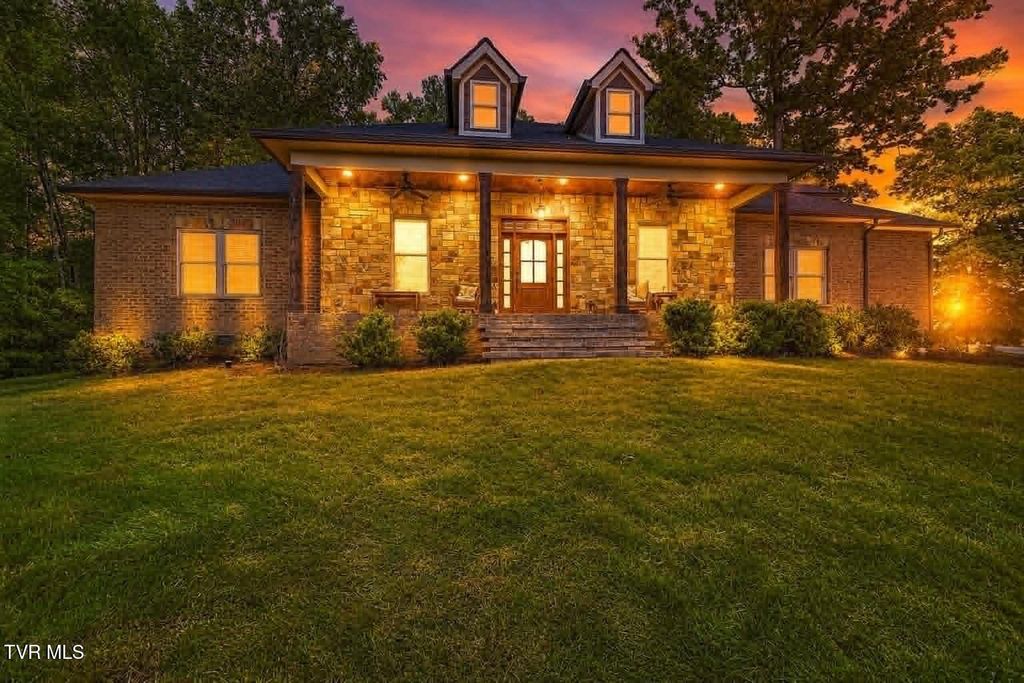Photo of 104 Lookout Court, Blountville, TN 37617 (MLS # 9995514)