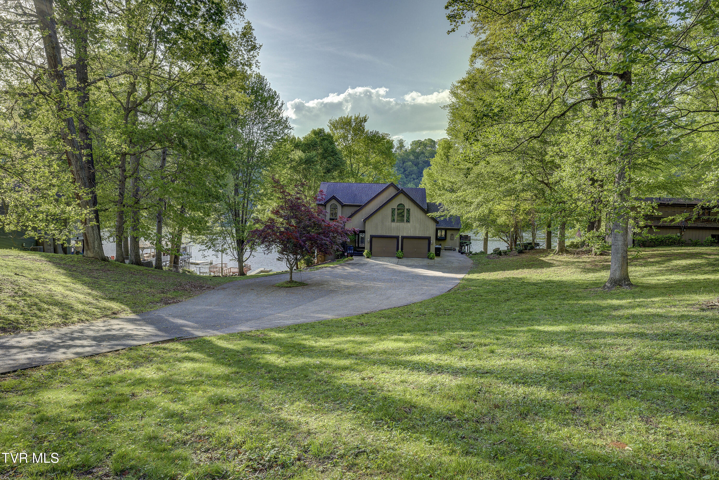 768 Lake Point Drive, Piney Flats, Tennessee image 5