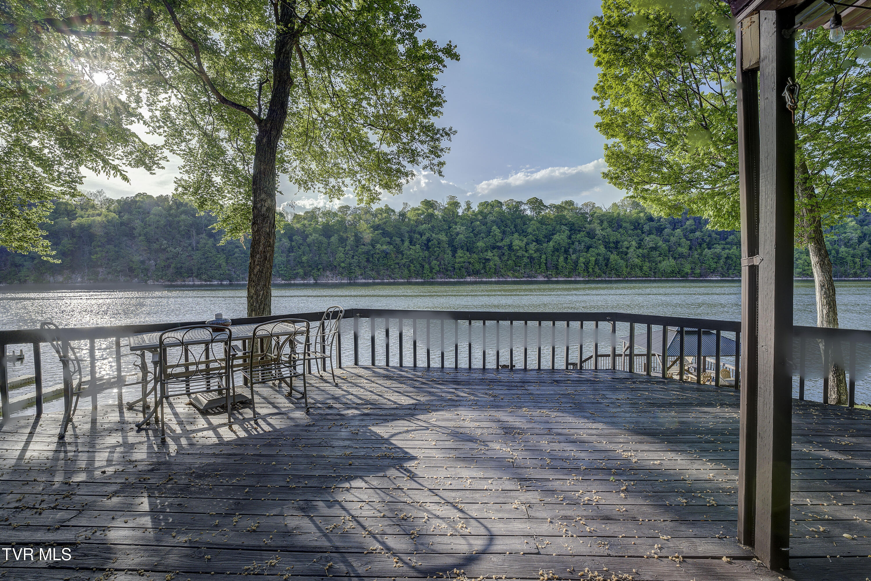 768 Lake Point Drive, Piney Flats, Tennessee image 17