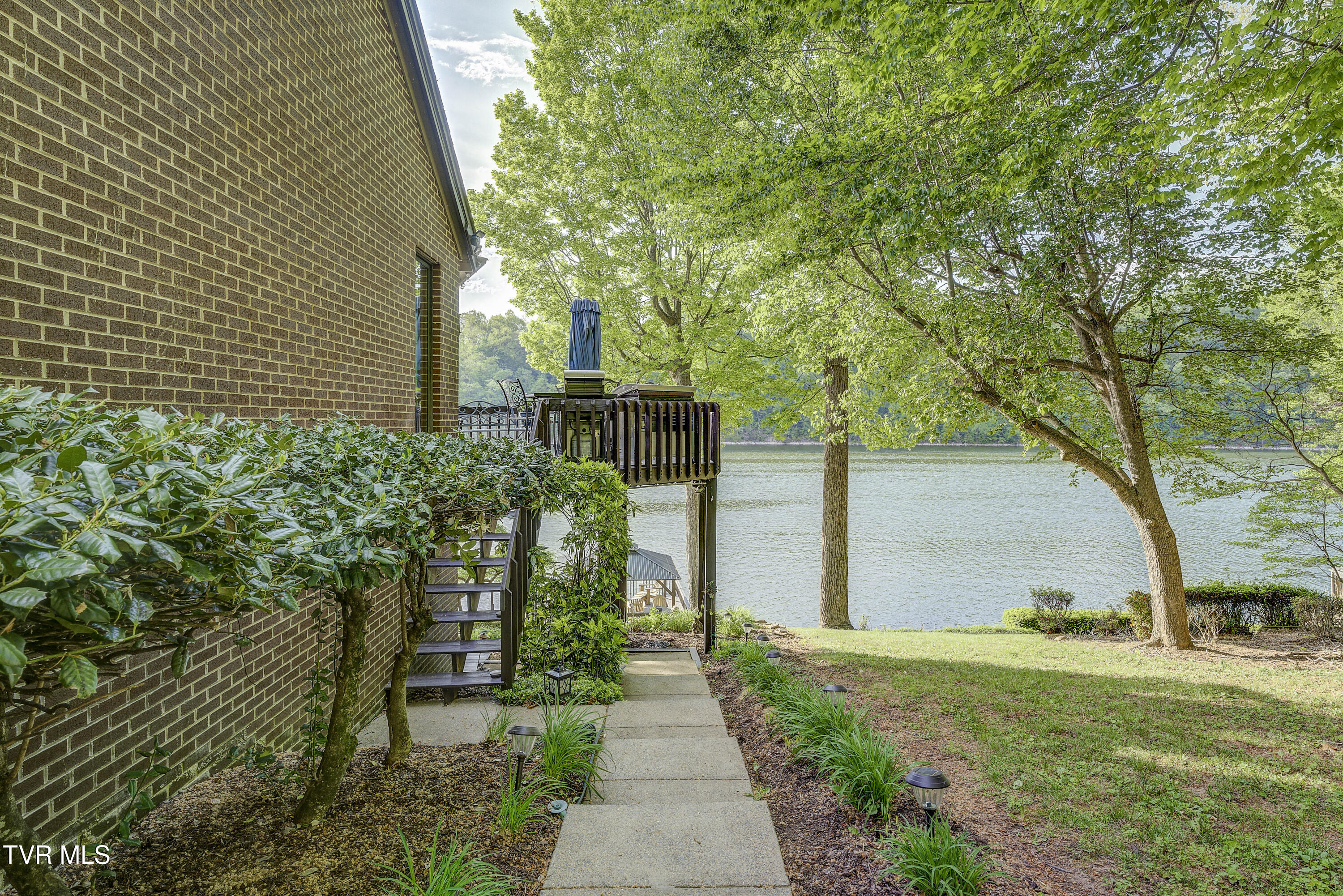 768 Lake Point Drive, Piney Flats, Tennessee image 9