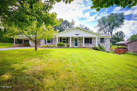 Photo of 5109 Springview Street, Kingsport, TN 37664 (MLS # 9999853)