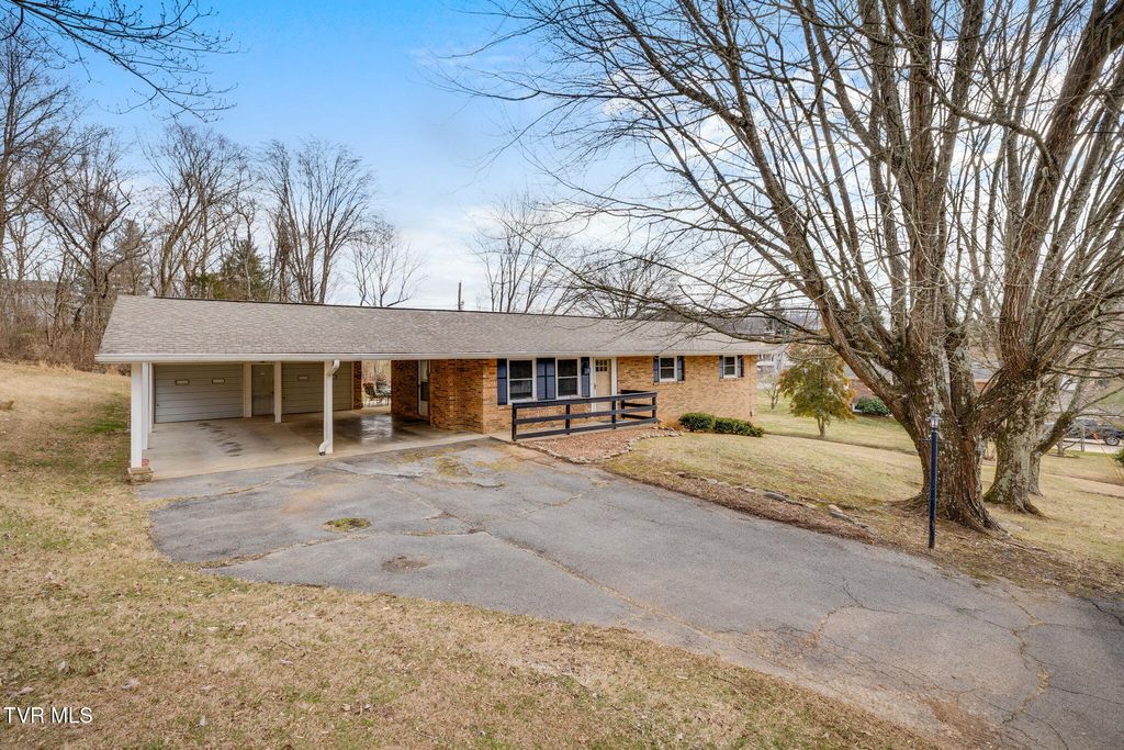 Photo of 112 Shuler Drive, Kingsport, TN 37664 (MLS # 9990233)