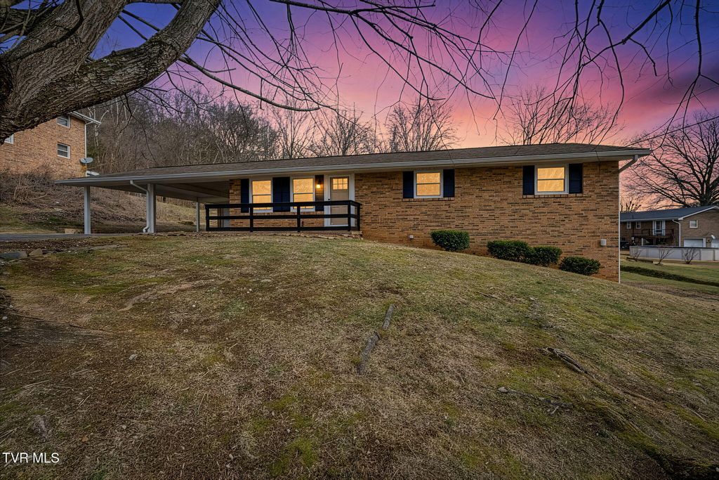Photo of 112 Shuler Drive, Kingsport, TN 37664 (MLS # 9990233)