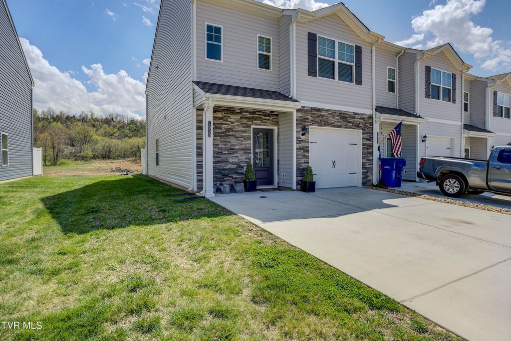 Photo of 1039 Saylors Place, Jonesborough, TN 37659 (MLS # 9993509)