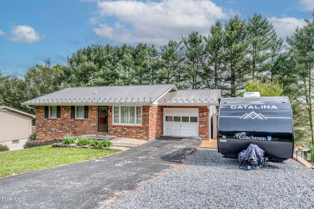 Photo of 226 High Oak Drive, Bristol, VA 24201 (MLS # 9990642)