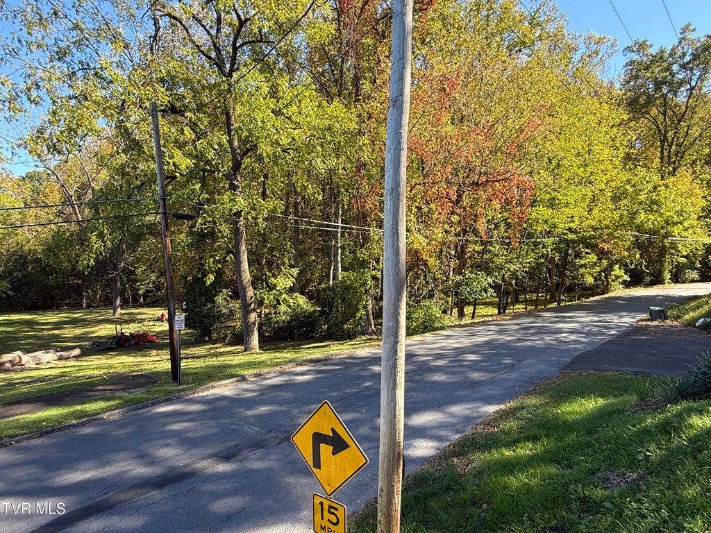 Photo of 411 Allen Avenue, Elizabethton, TN 37643 (MLS # 10002482)