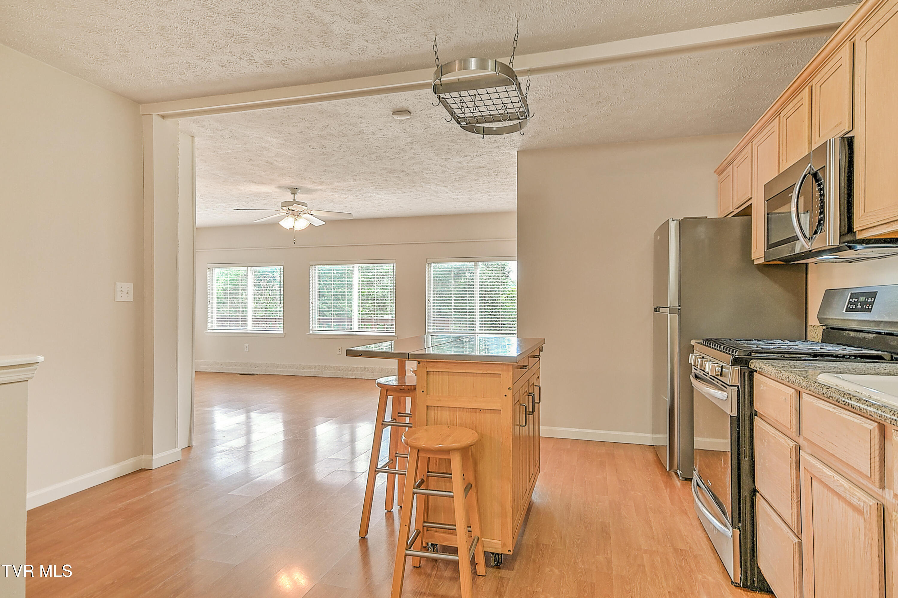 108 Otis Road, Elizabethton, Tennessee image 25