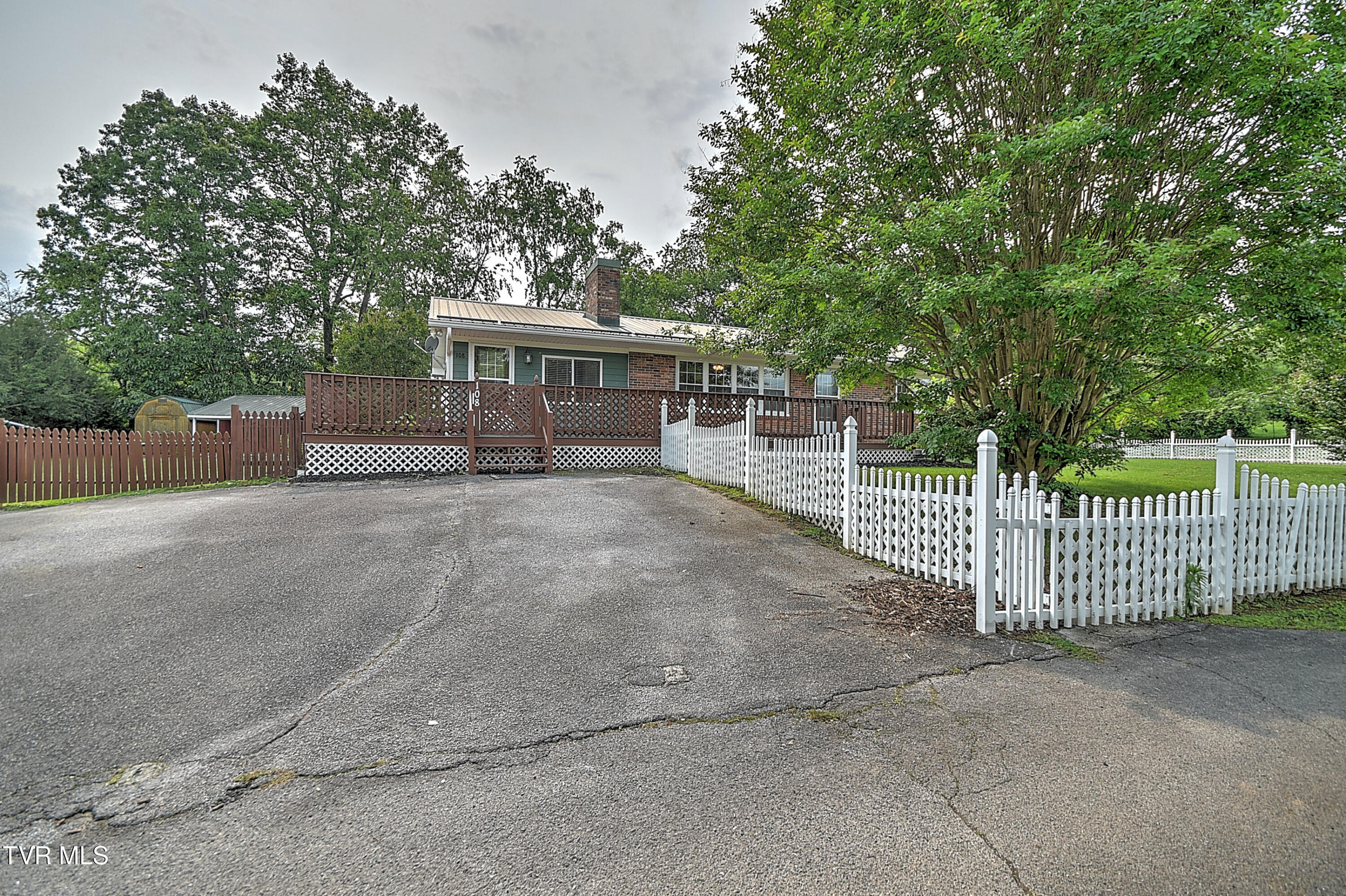 108 Otis Road, Elizabethton, Tennessee image 5