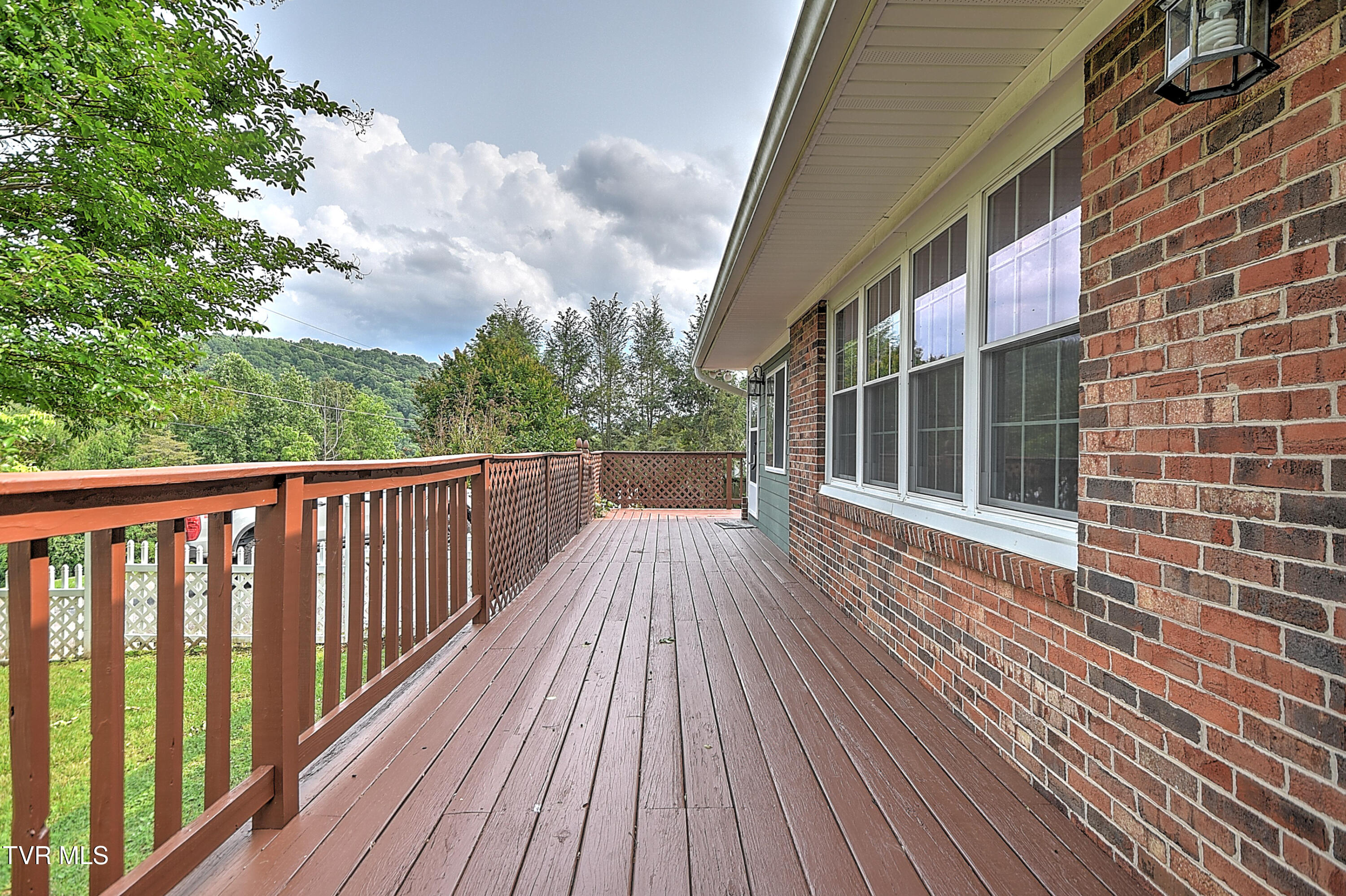 108 Otis Road, Elizabethton, Tennessee image 8