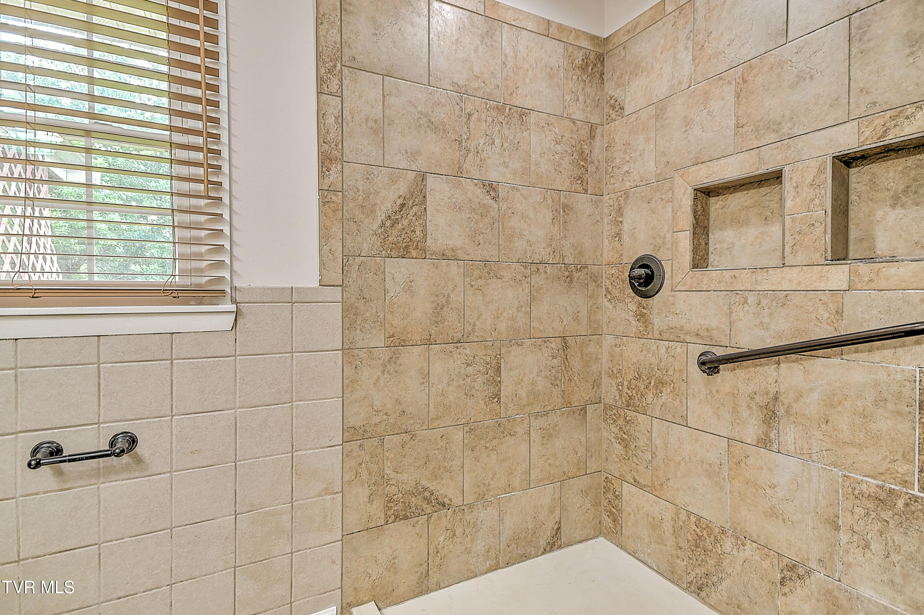 108 Otis Road, Elizabethton, Tennessee image 39