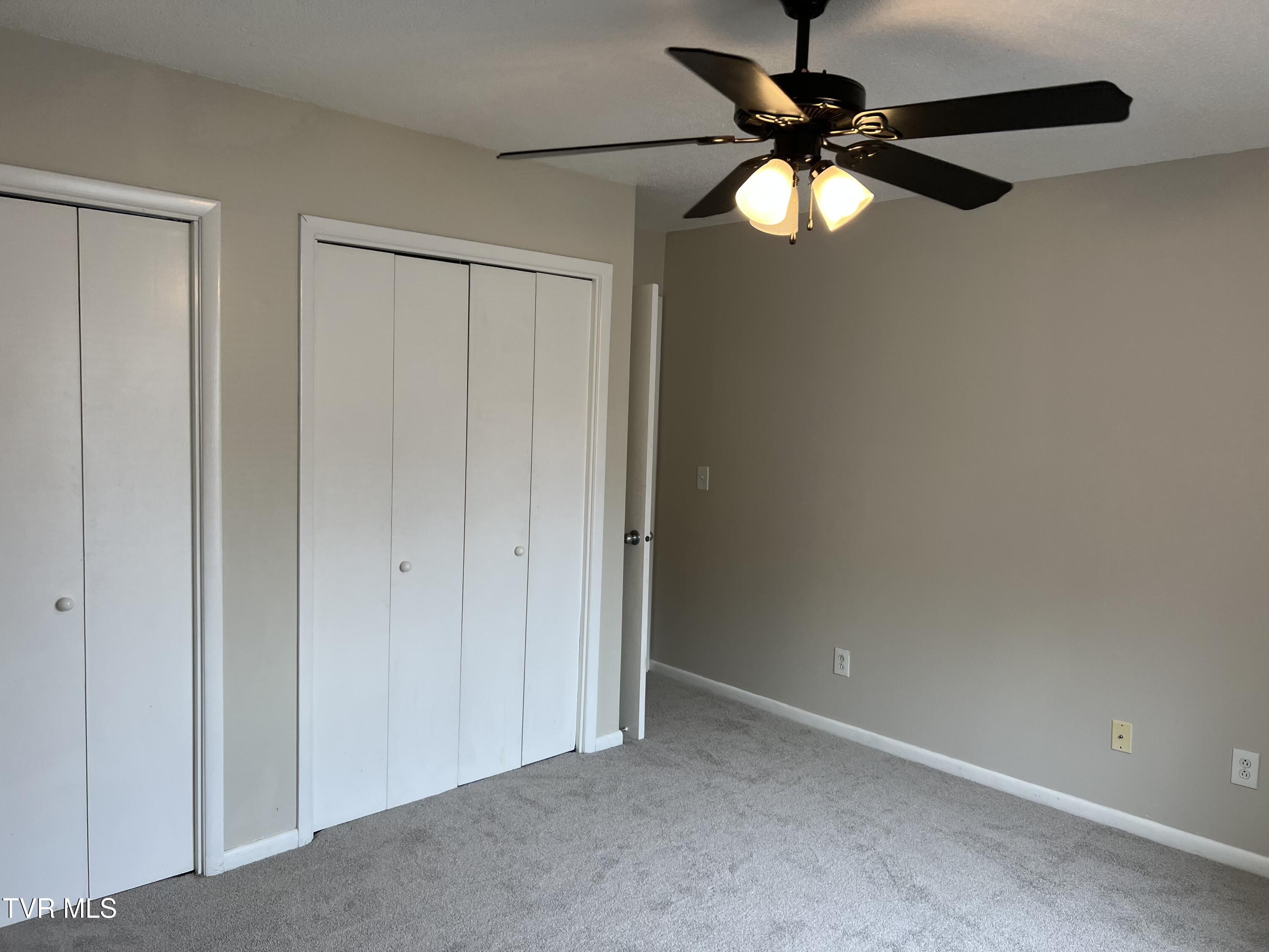 Johnson City, Tennessee 37601, United States, 2 Bedrooms Bedrooms, ,2 BathroomsBathrooms,Residential,Pending,184765