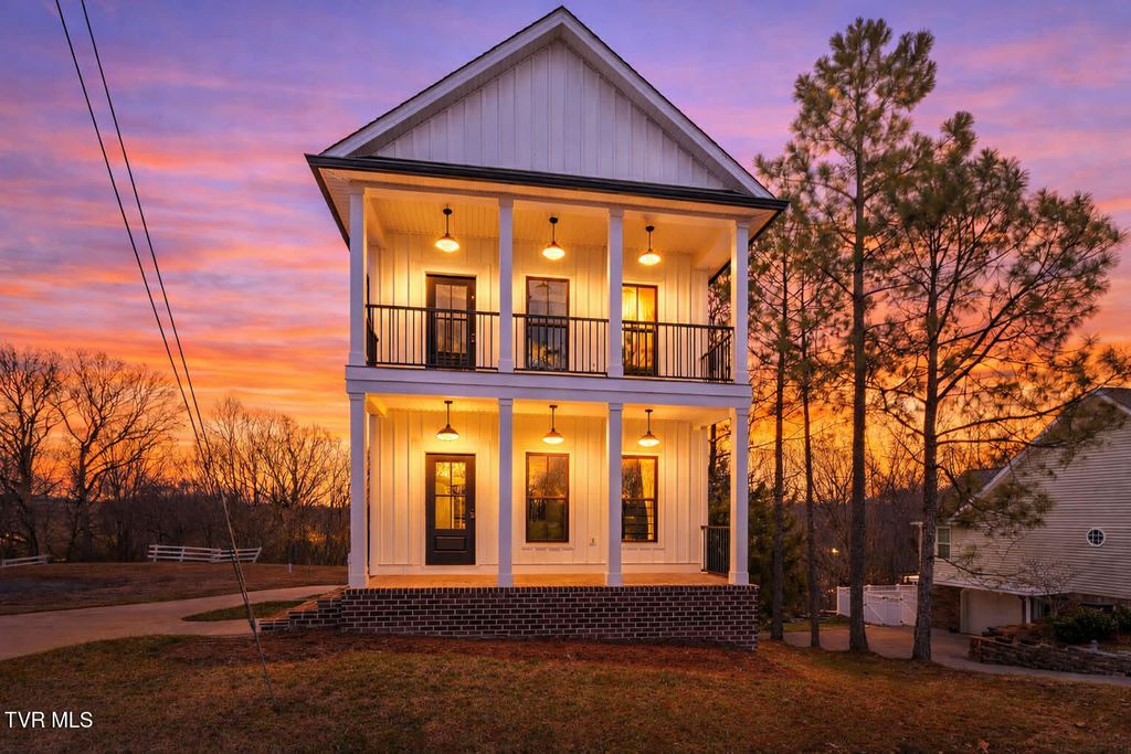 Photo of 2009 Idle Hour Road, Kingsport, TN 37660 (MLS # 9991526)