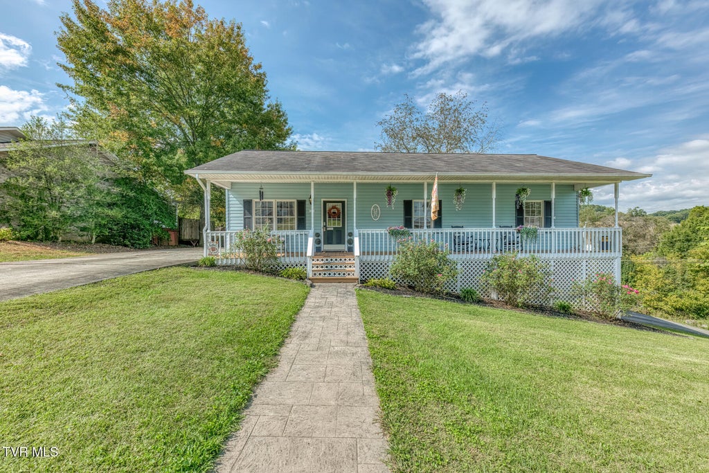 Photo of 118 Valley Crest Drive, Mount Carmel, TN 37645 (MLS # 10001768)