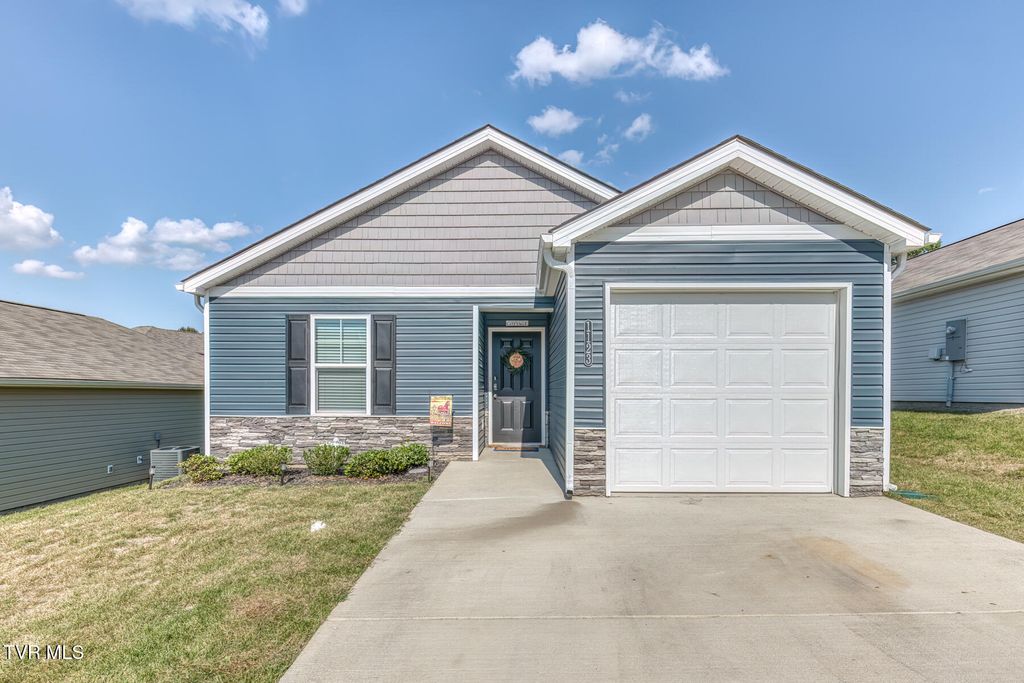 Photo of 1123 Clearwater Lane, Johnson City, TN 37601 (MLS # 9989038)