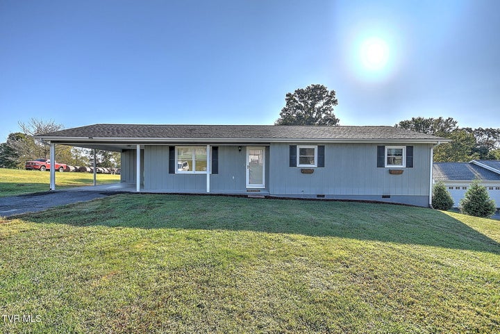 Photo 1 of 34 — 23307 Pioneer Drive, Bristol, VA 24202
