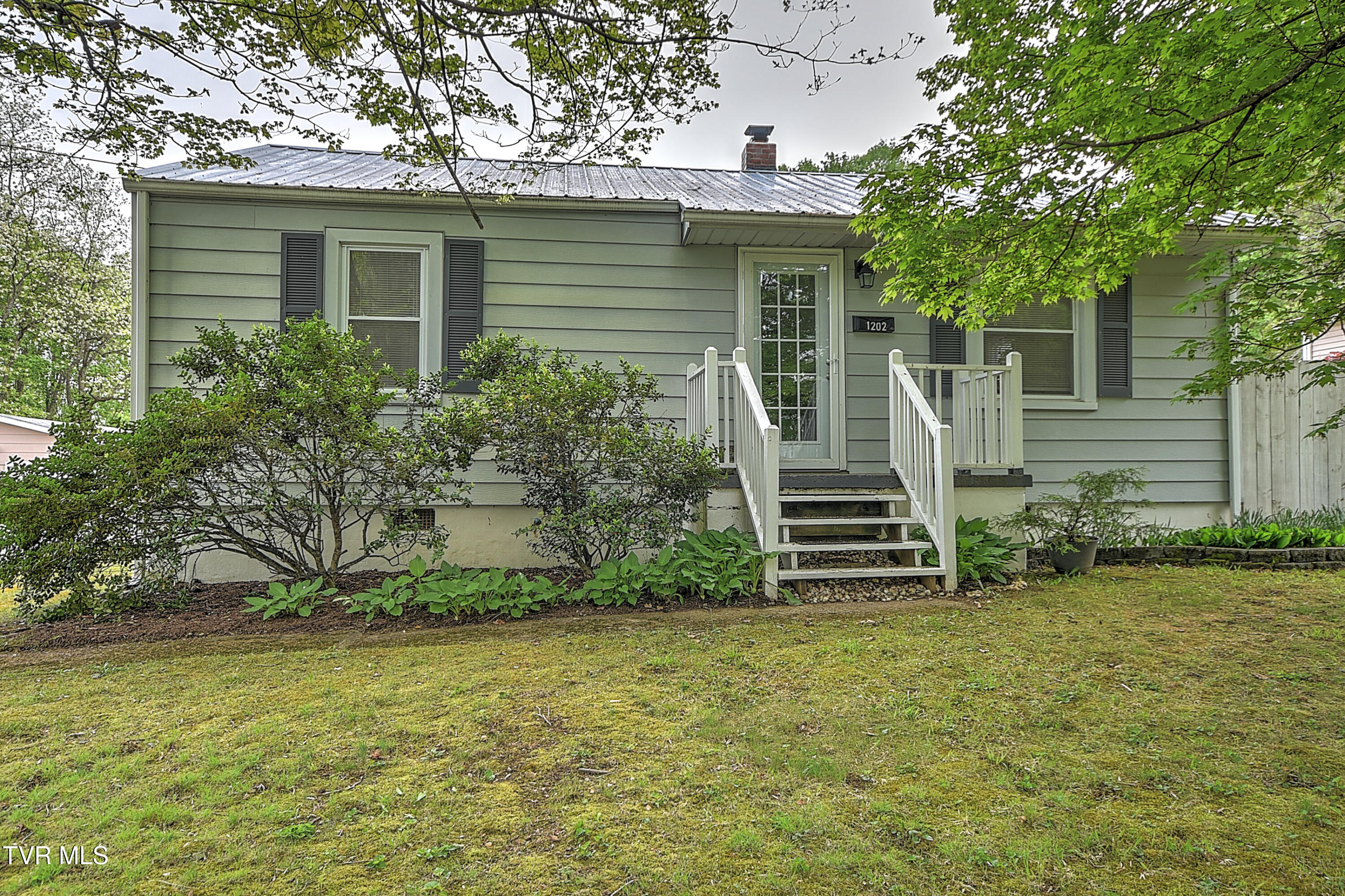 1202 Barton St Street, Johnson City, Tennessee image 6