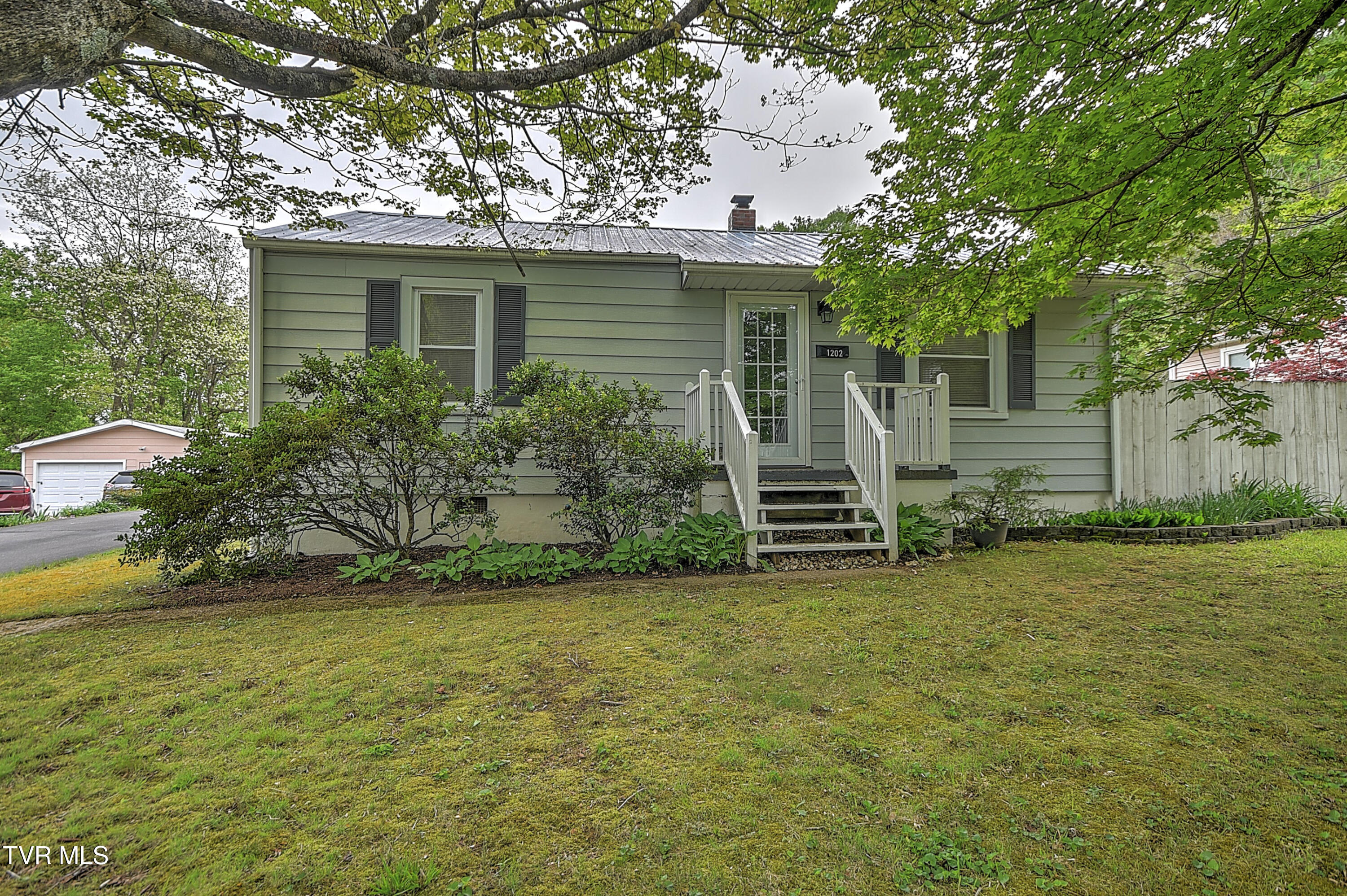 1202 Barton St Street, Johnson City, Tennessee image 1