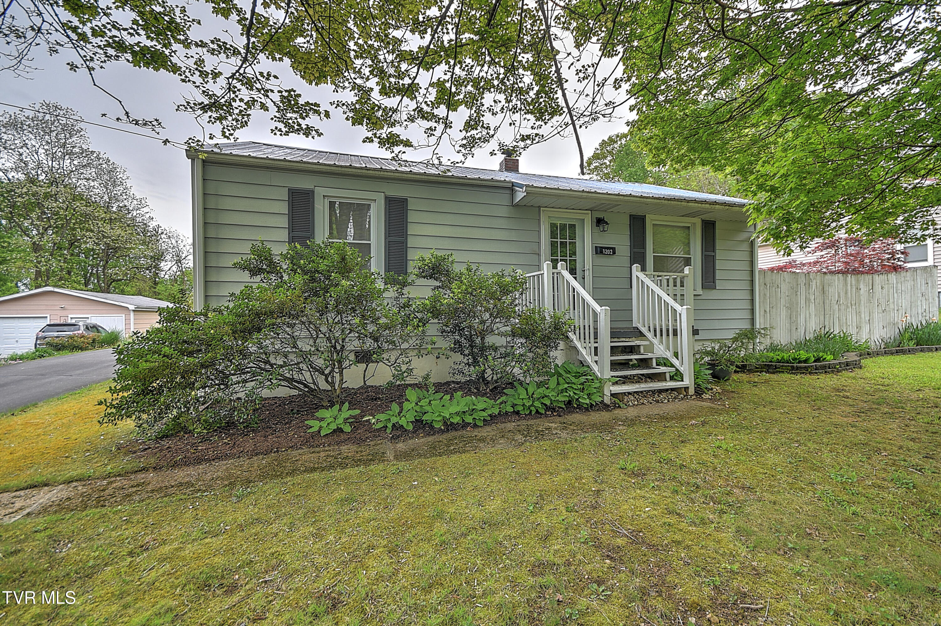 1202 Barton St Street, Johnson City, Tennessee image 8