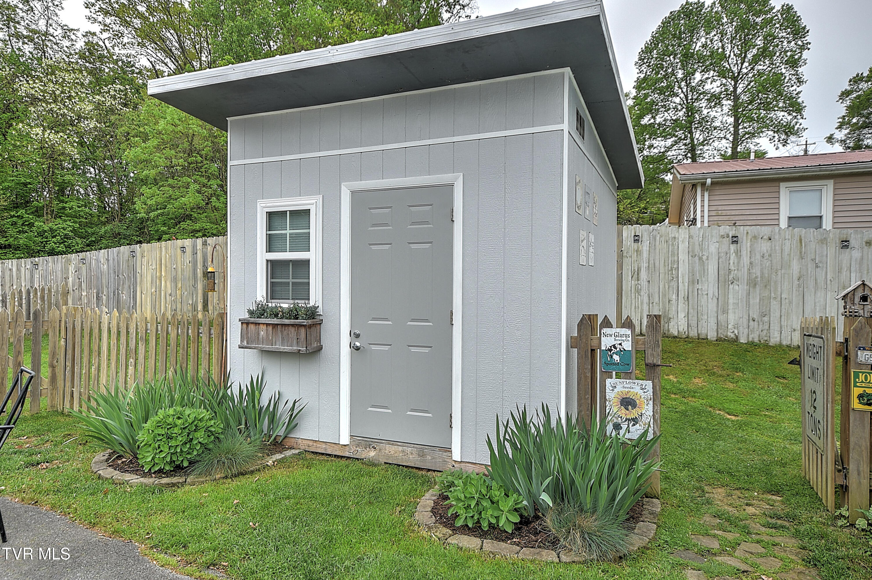 1202 Barton St Street, Johnson City, Tennessee image 40