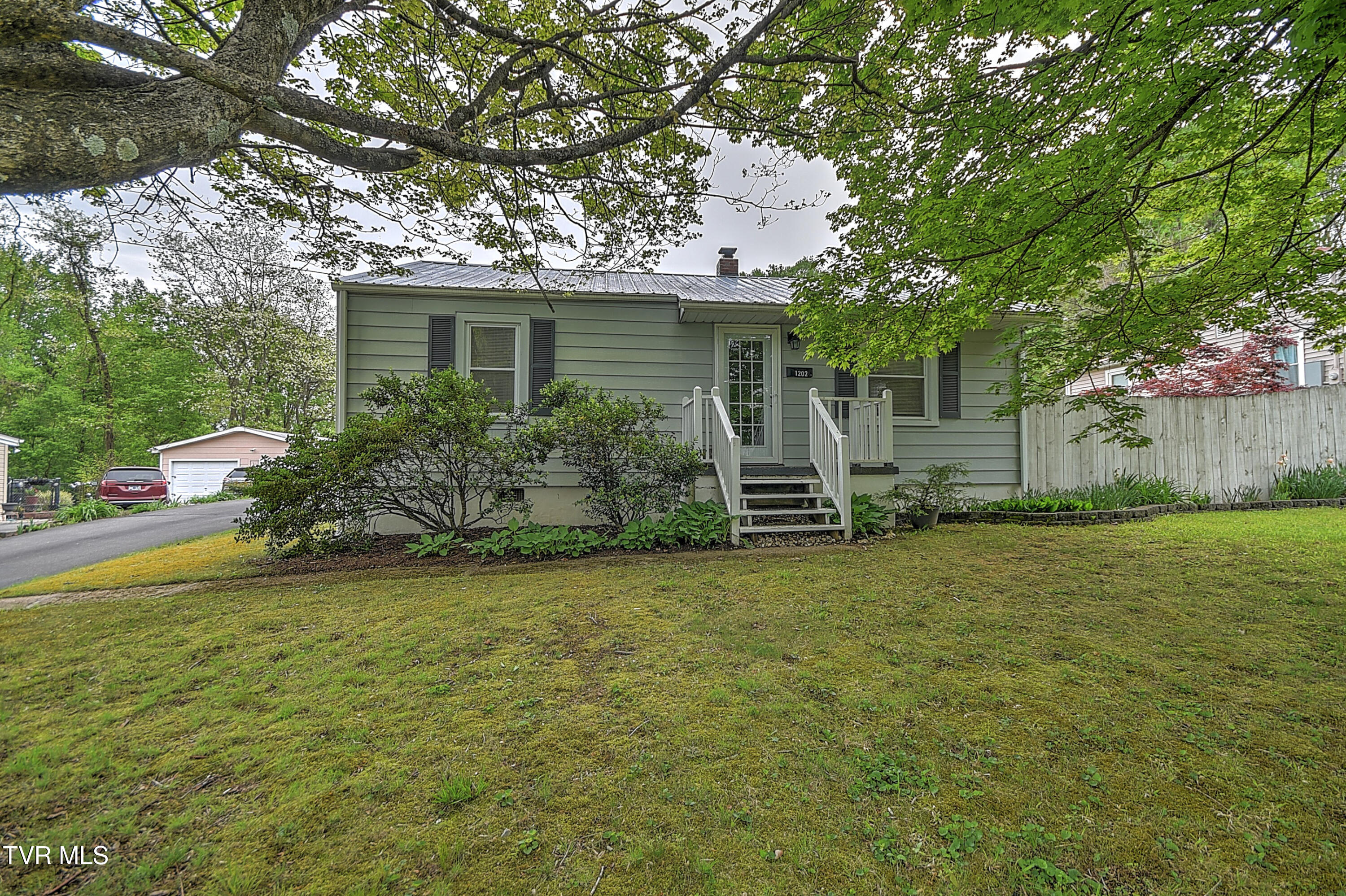 1202 Barton St Street, Johnson City, Tennessee image 7