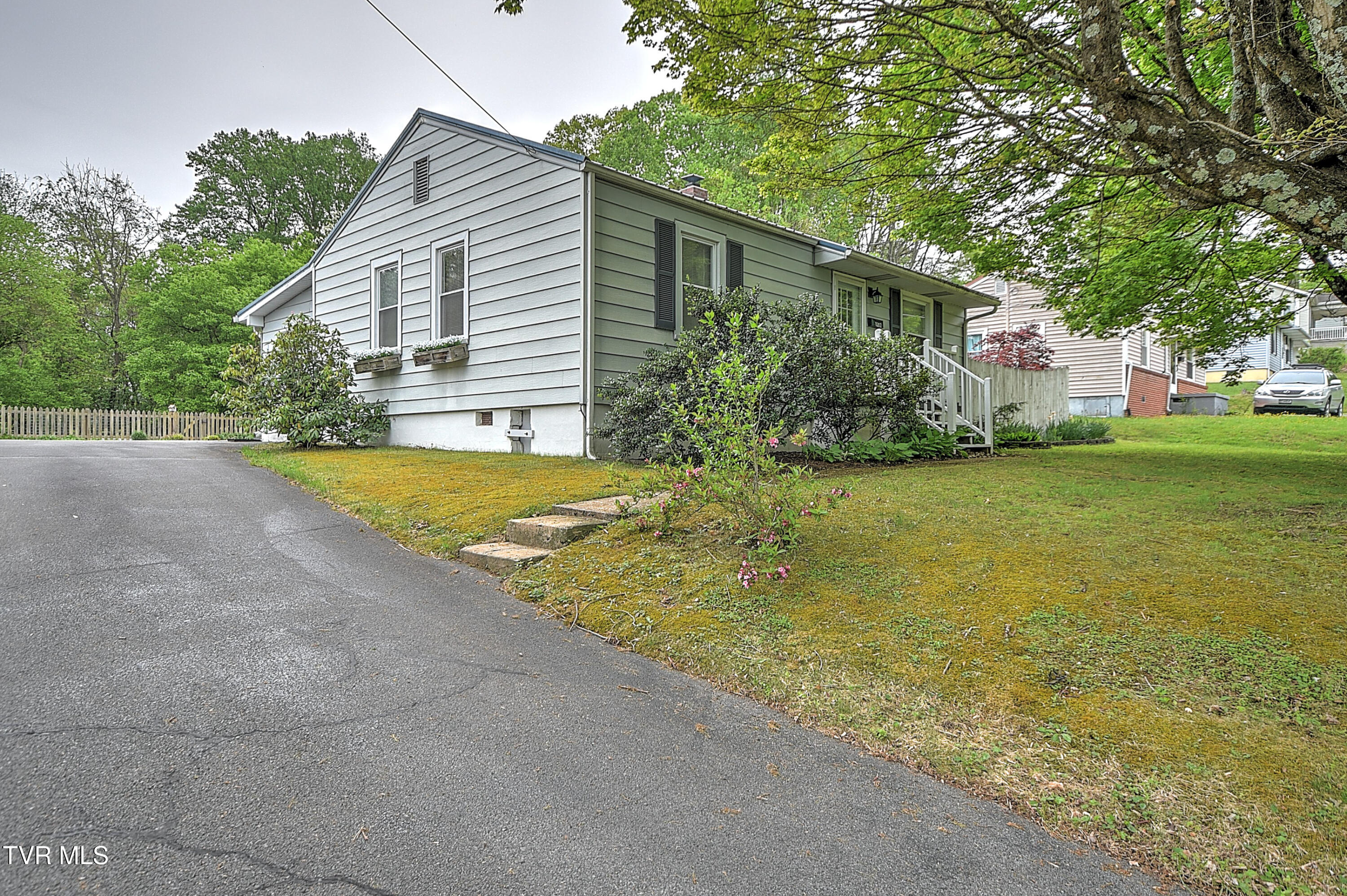 1202 Barton St Street, Johnson City, Tennessee image 34