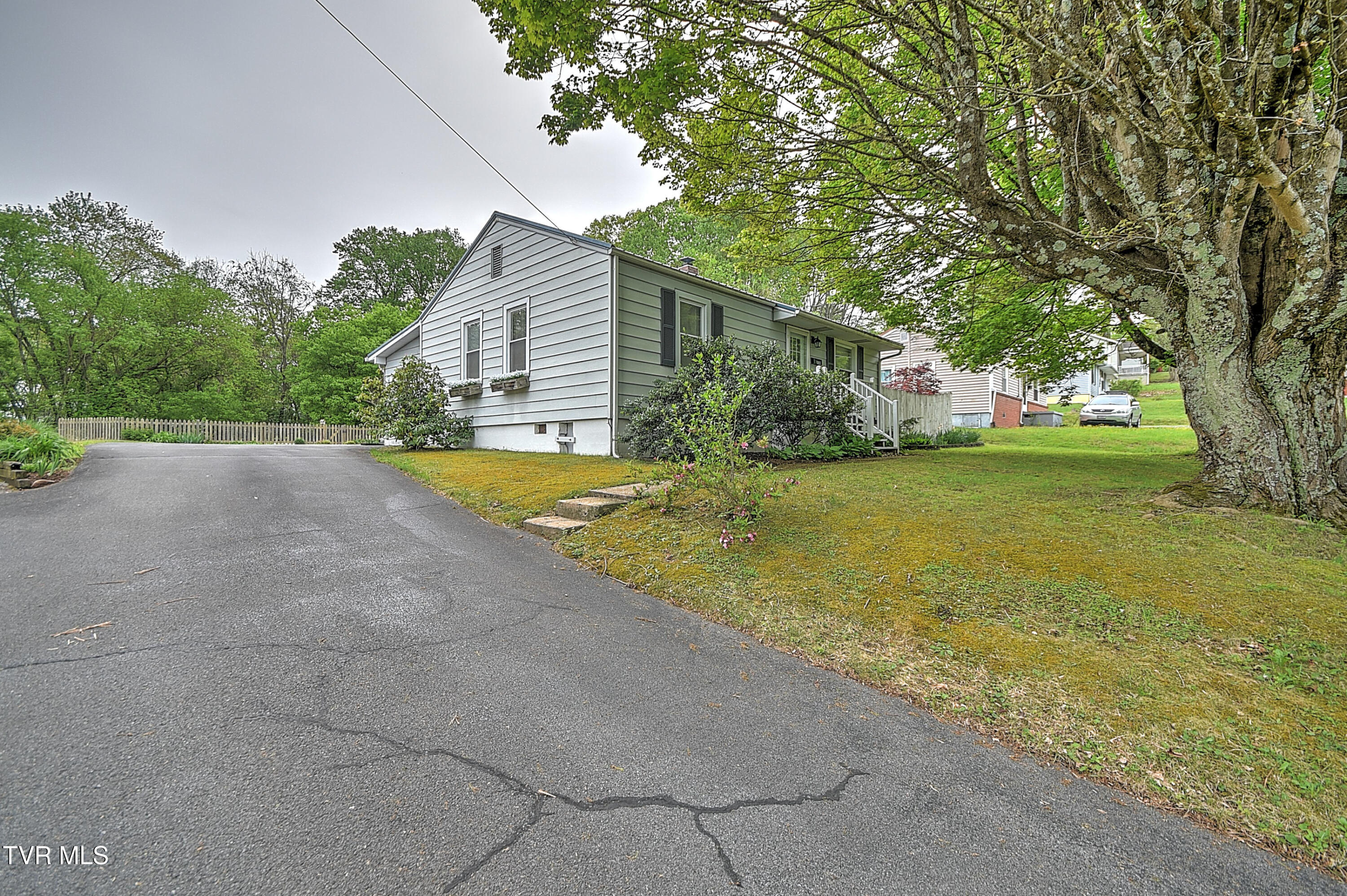 1202 Barton St Street, Johnson City, Tennessee image 33