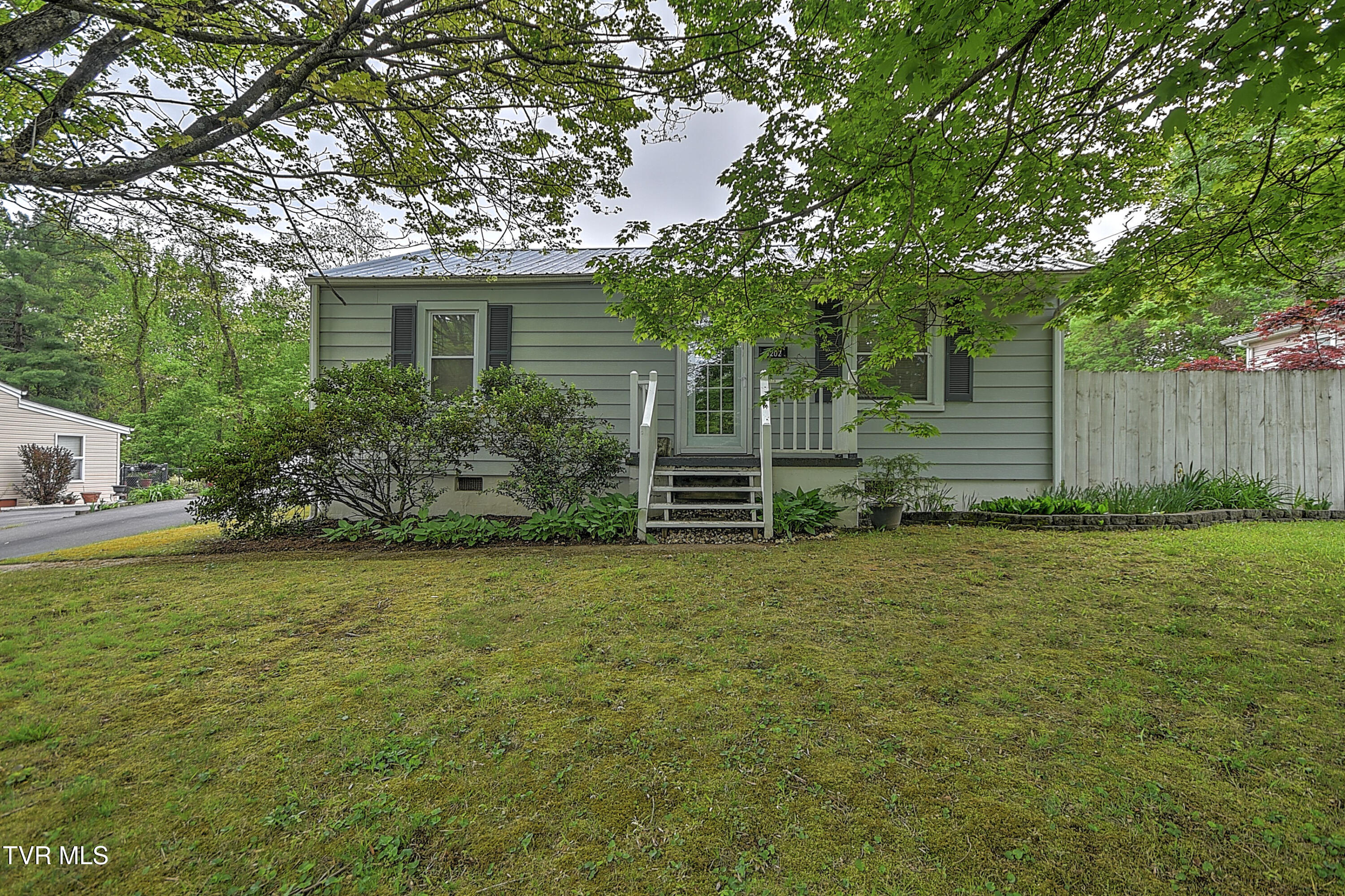 1202 Barton St Street, Johnson City, Tennessee image 5