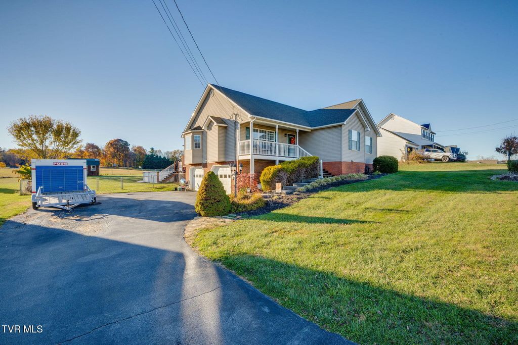 Photo of 118 Halecrest Court, Jonesborough, TN 37659 (MLS # 9988063)
