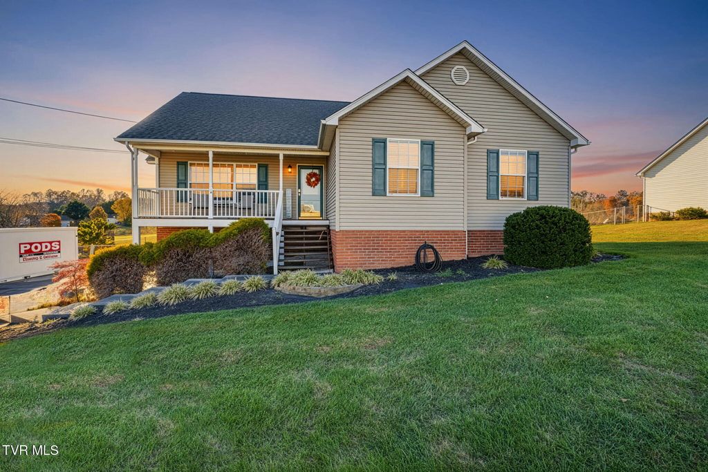 Photo of 118 Halecrest Court, Jonesborough, TN 37659 (MLS # 9988063)