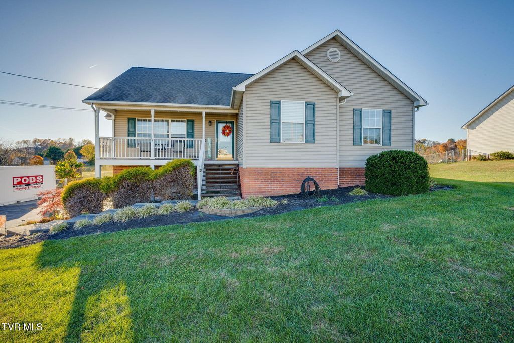 Photo of 118 Halecrest Court, Jonesborough, TN 37659 (MLS # 9988063)