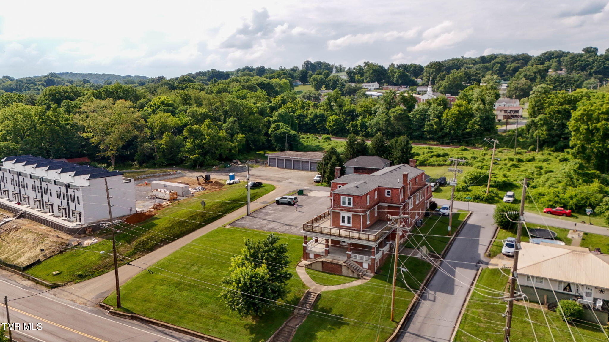 2000 Netherland Inn Road