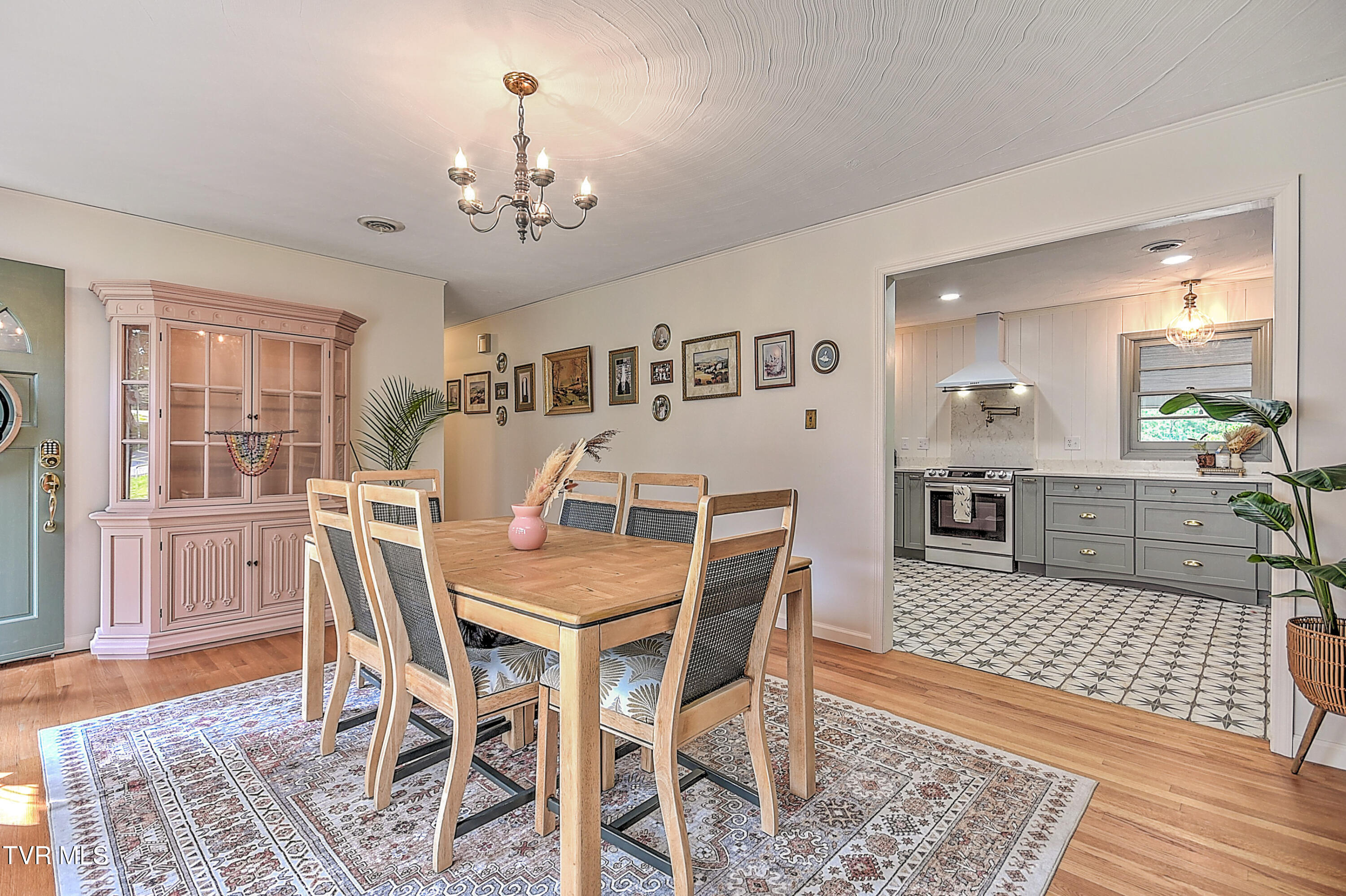421 Hill Park Drive, Bristol, Virginia image 14