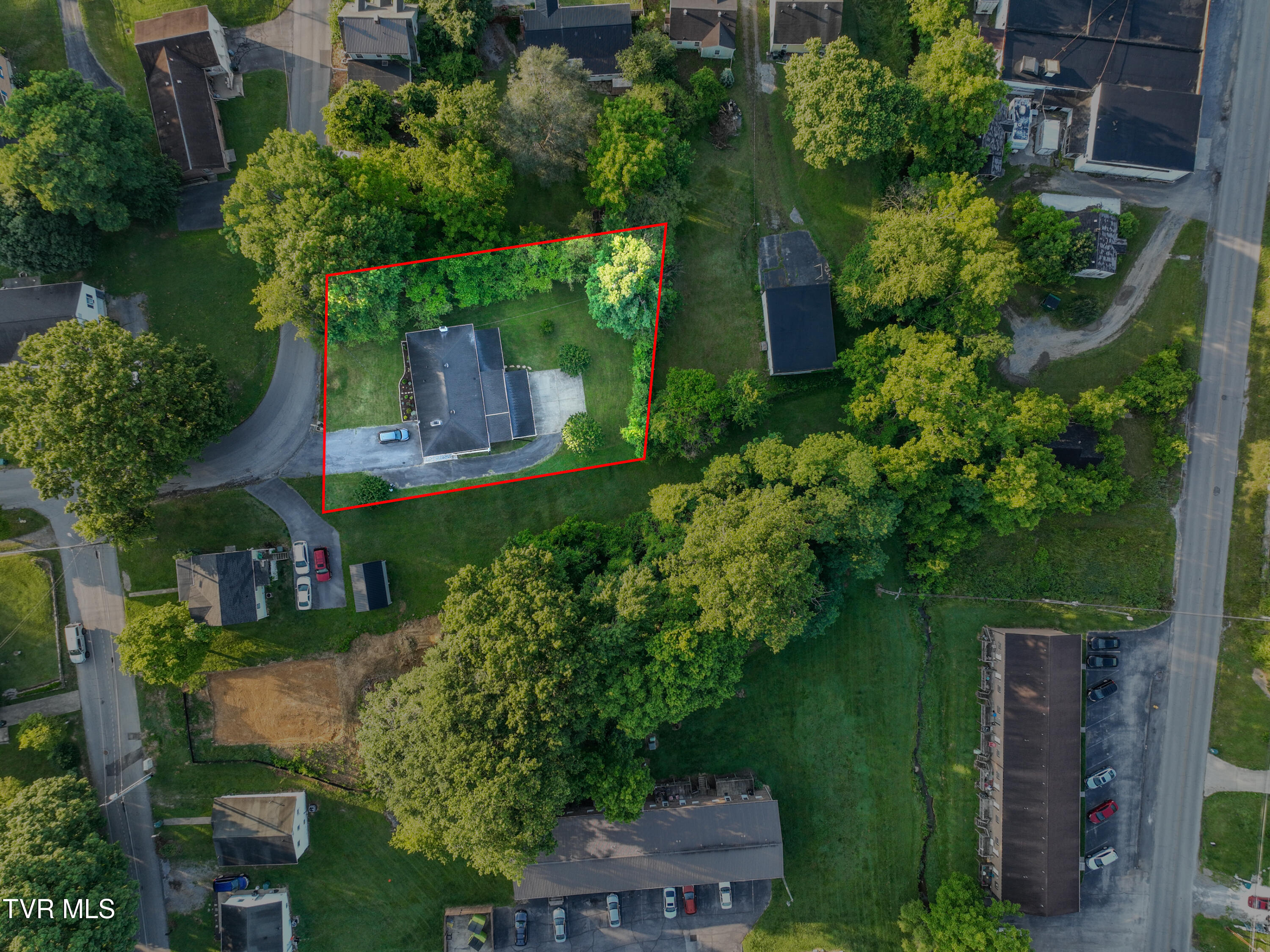 421 Hill Park Drive, Bristol, Virginia image 10