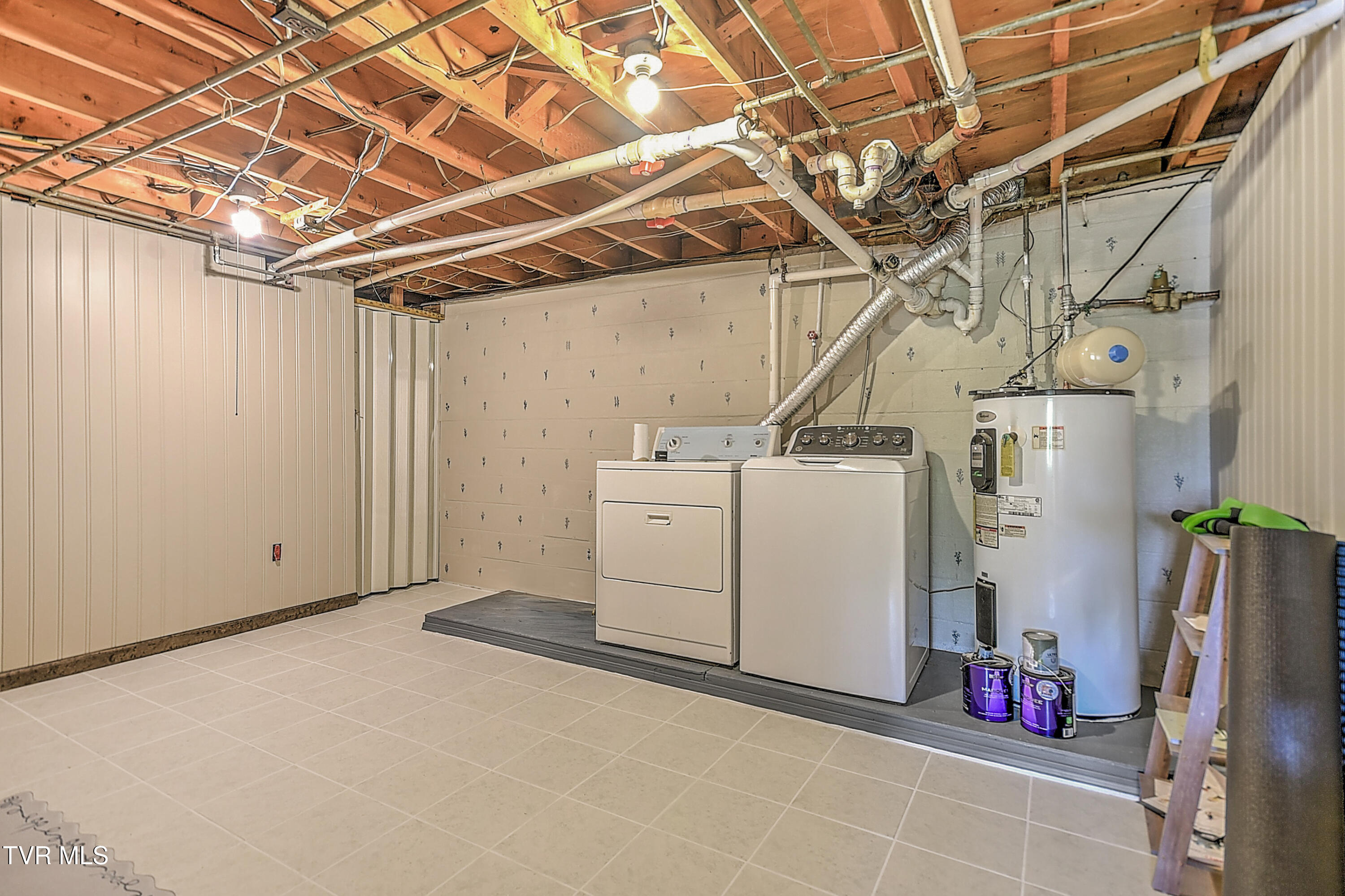 421 Hill Park Drive, Bristol, Virginia image 42