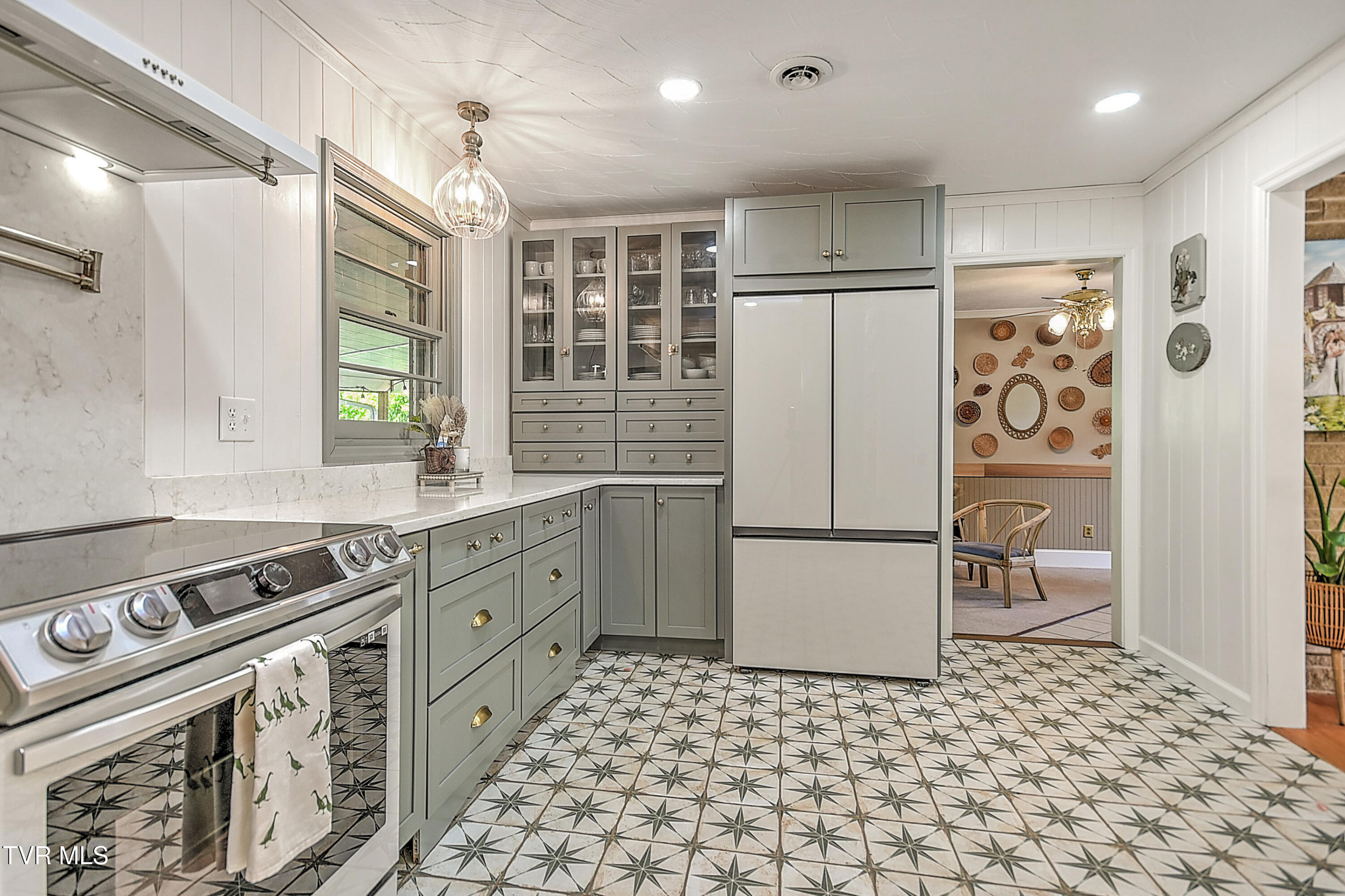 421 Hill Park Drive, Bristol, Virginia image 22