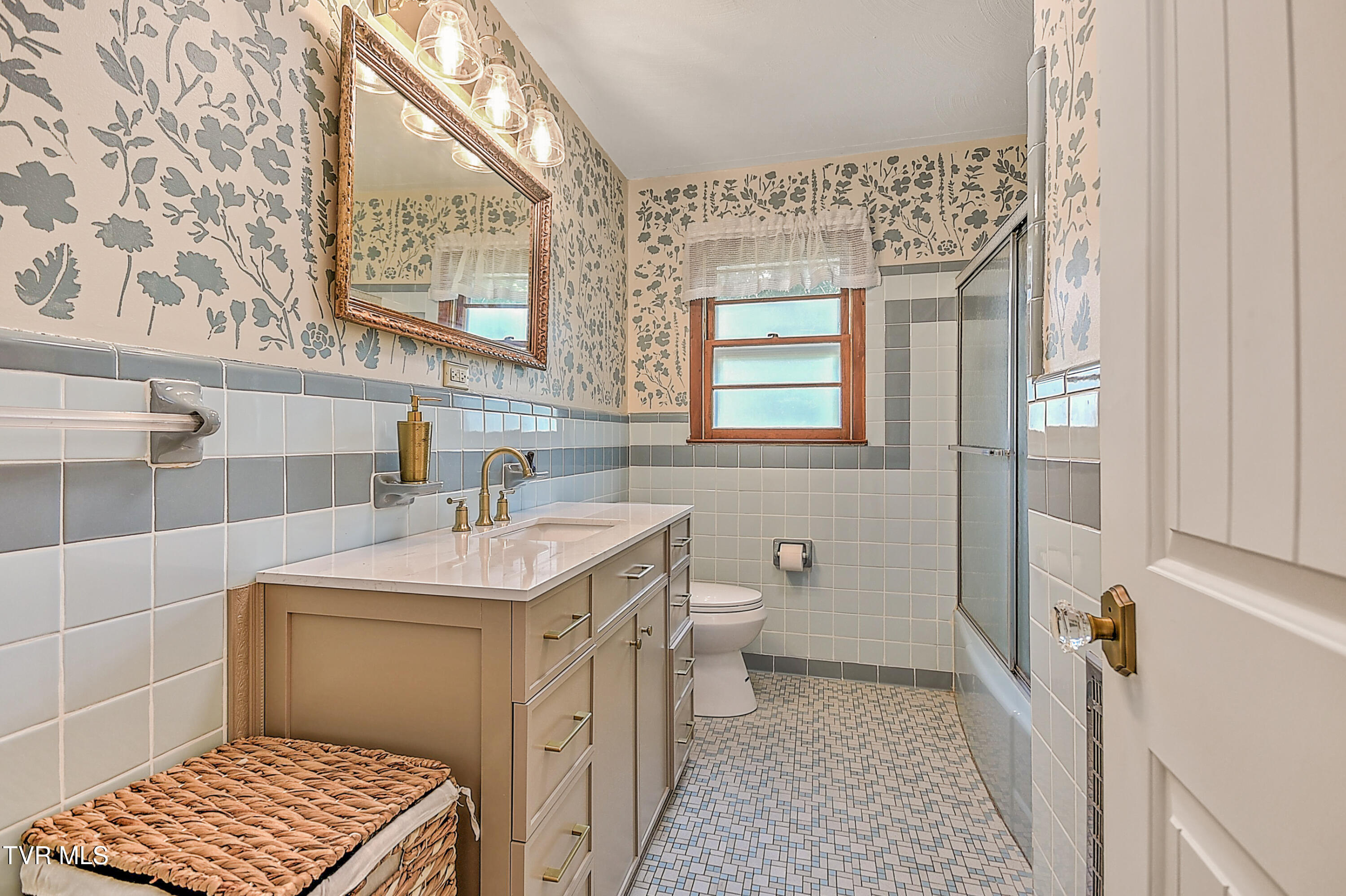 421 Hill Park Drive, Bristol, Virginia image 24