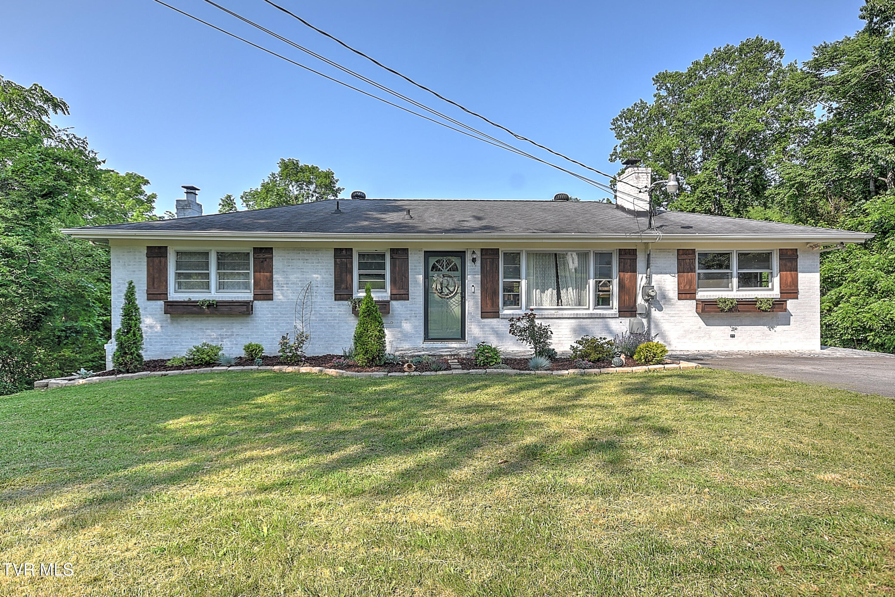 421 Hill Park Drive, Bristol, Virginia image 6