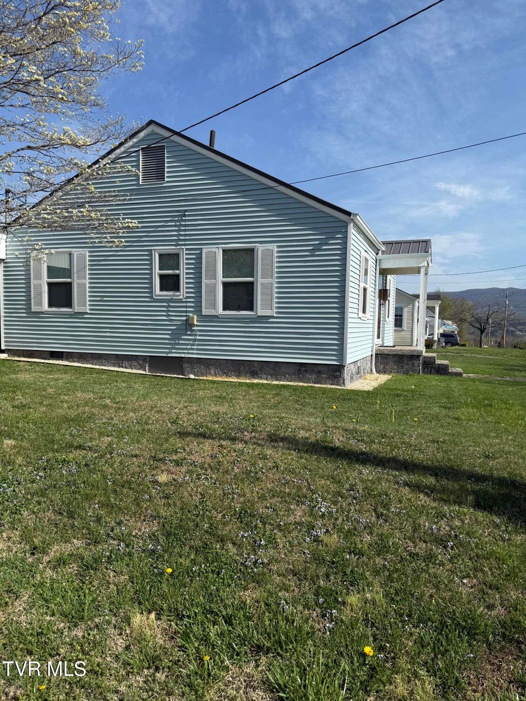 Photo of 709 2nd Street, Elizabethton, TN 37643 (MLS # 9993538)
