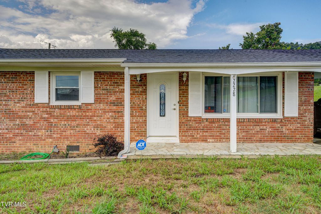 Photo of 2228 Hall Street, Kingsport, TN 37660 (MLS # 9985026)