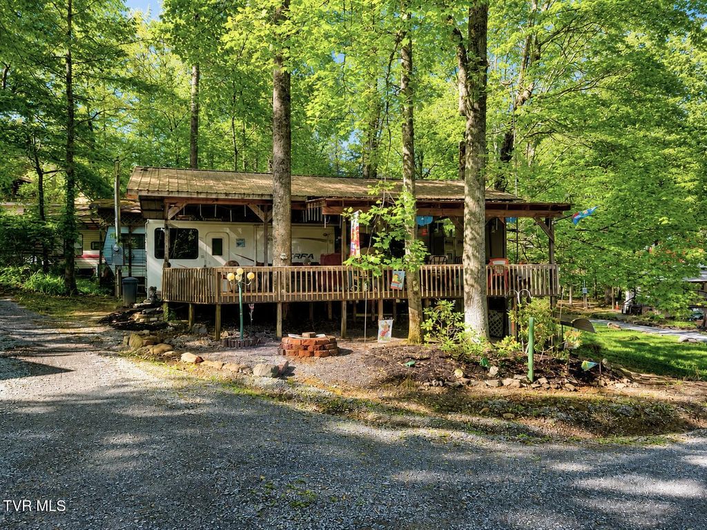 Photo of 605 Lily Way, Cosby, TN 37722 (MLS # 9995205)