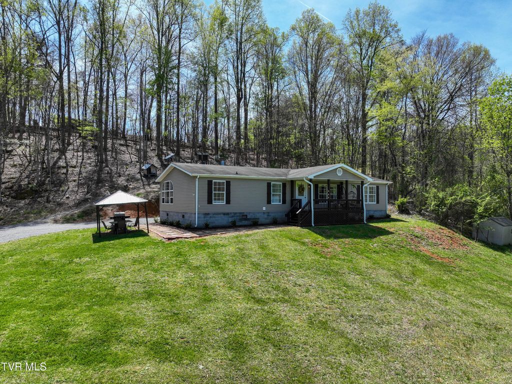 Photo of 800 Chadwell Road, Kingsport, TN 37660 (MLS # 9993534)