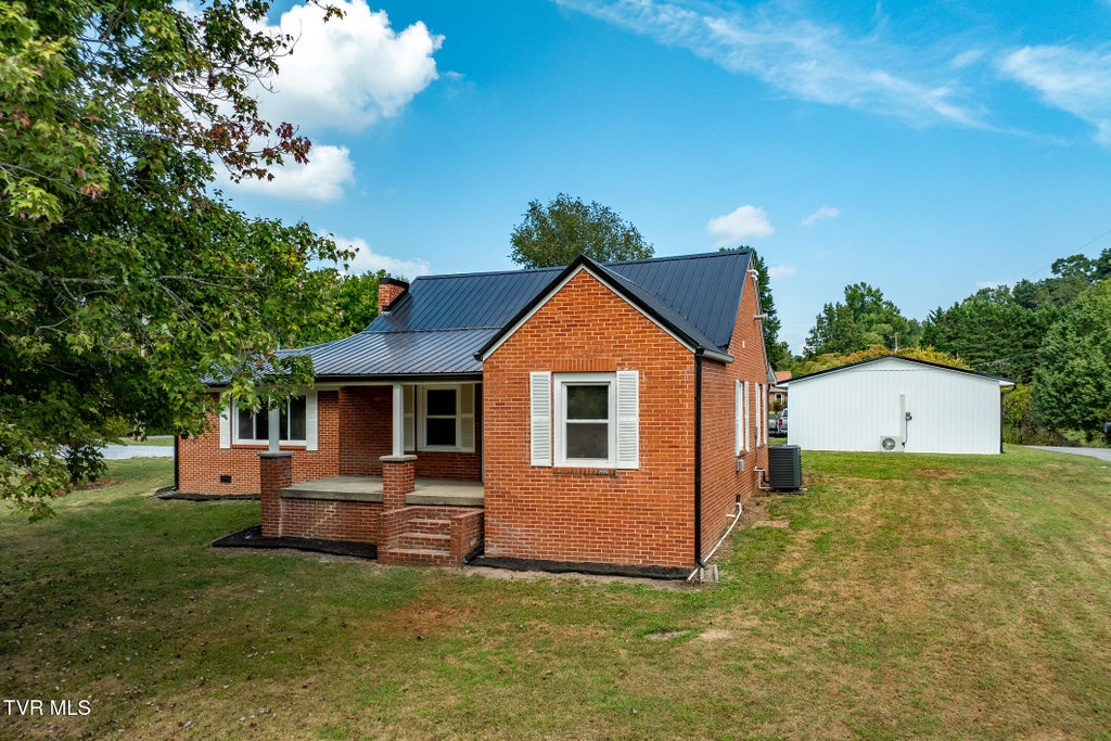Photo of 105 Greendale Road, Johnson City, TN 37601 (MLS # 10001141)