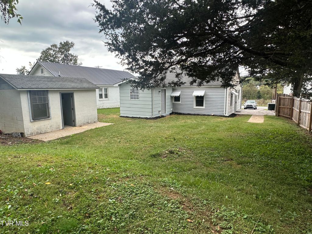 Photo of 1127 Forest Street, Greeneville, TN 37743 (MLS # 9987046)