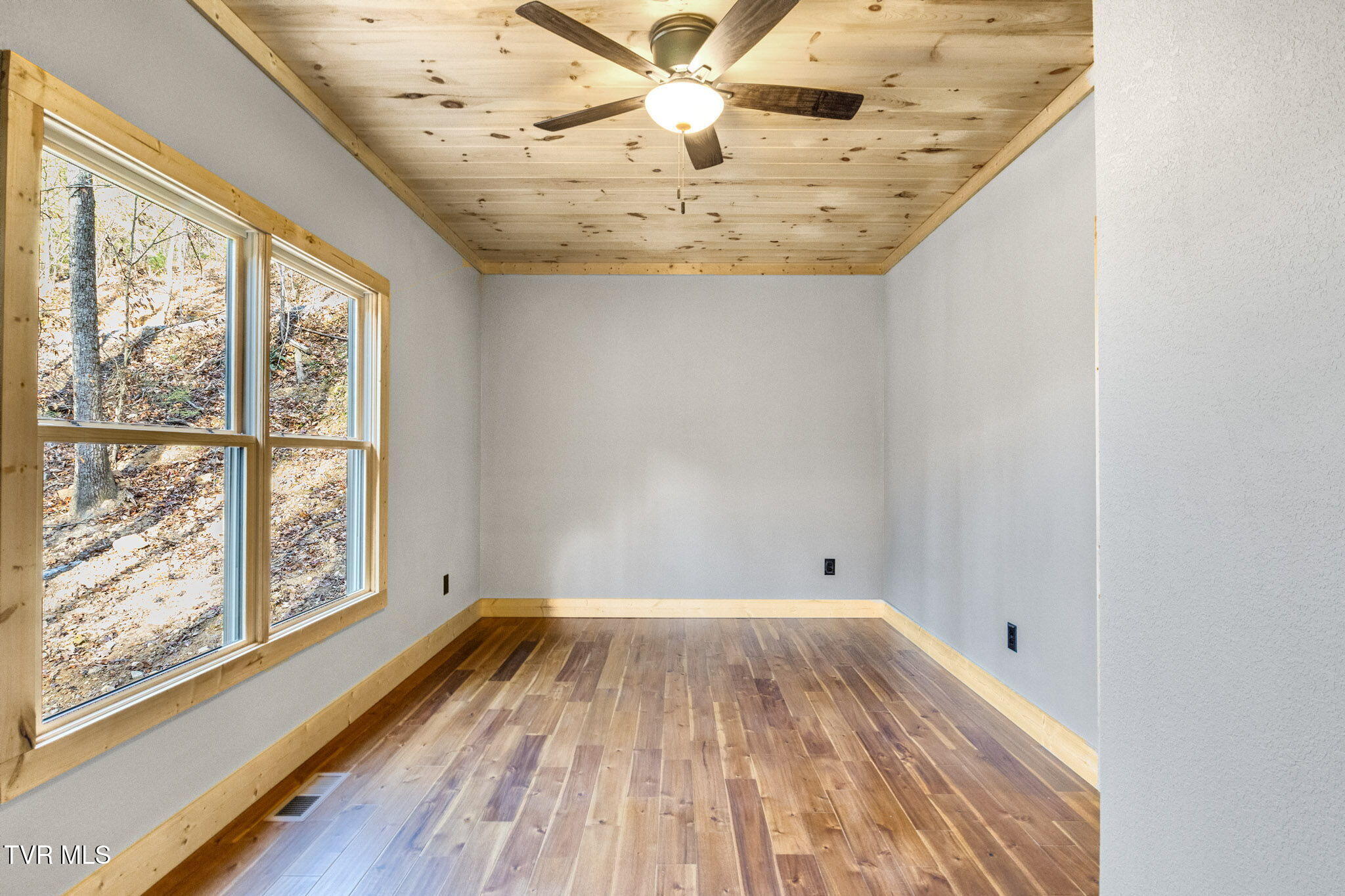 3045 Jones Creek Lane, Sevierville, Tennessee image 10